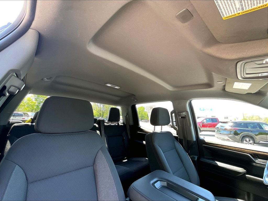 Used 2023 White GMC Elevation image 7