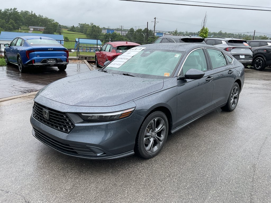 Used 2023 Meteorite Gray Metallic Honda EX image 4