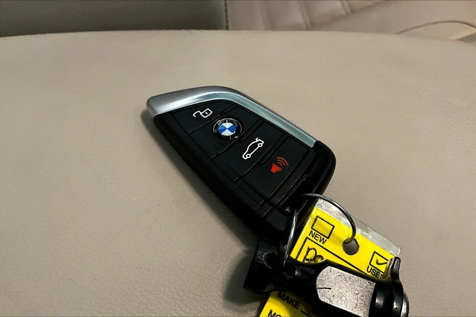 Used 2024 Dark Graphite Metallic BMW xDrive30i image 14