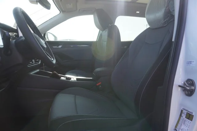 New 2026 Pure White Volkswagen 2.0T SE image 18