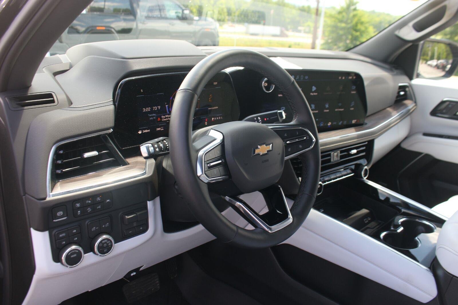Used 2025 Black Chevrolet Premier image 18