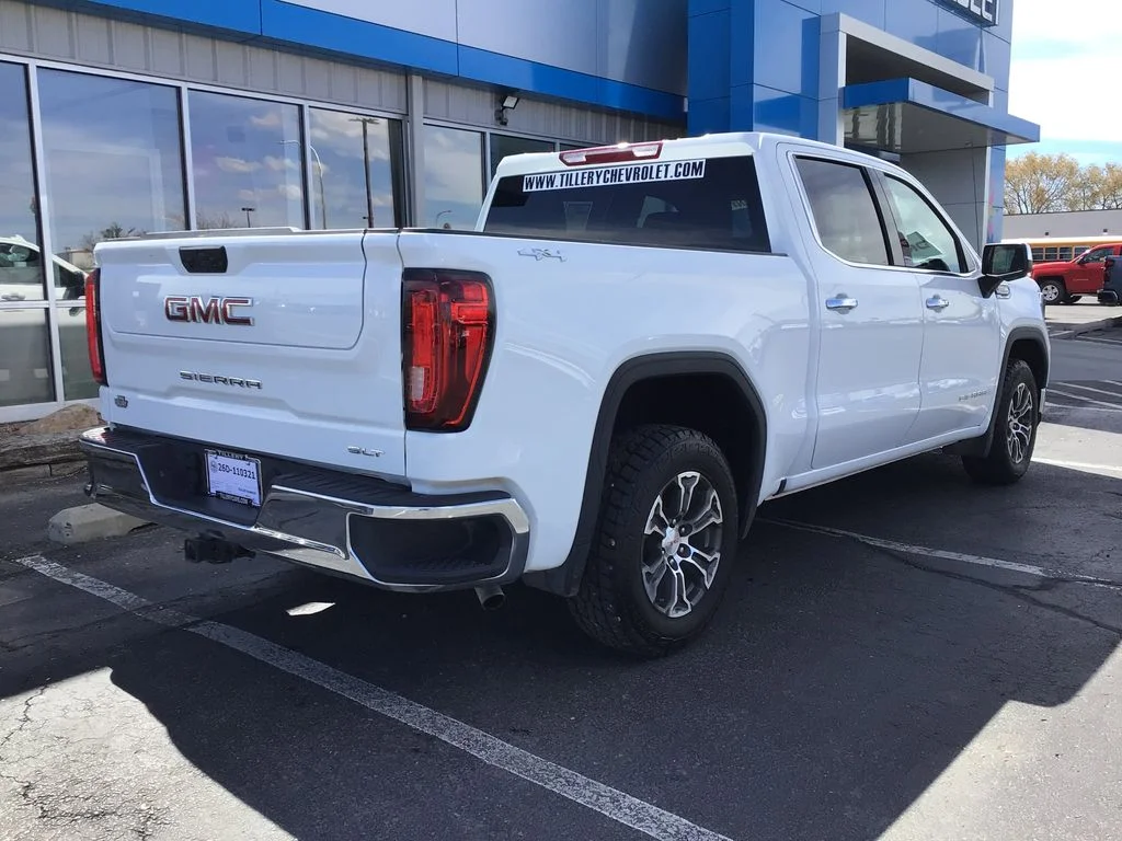 Used 2025 Summit White GMC SLT image 5