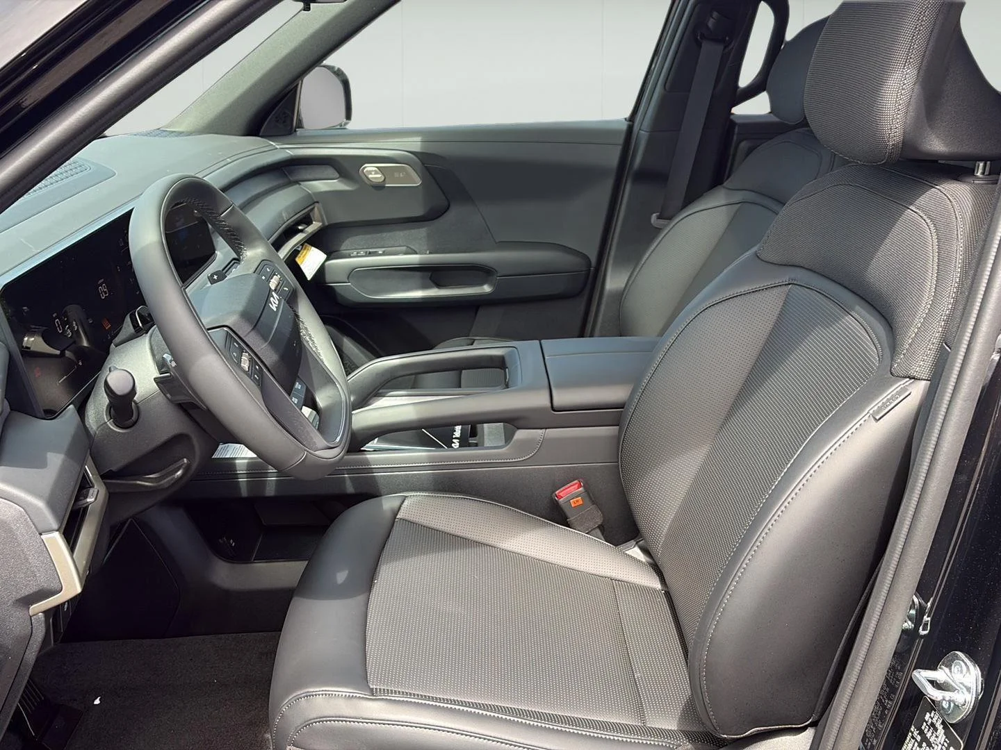 Used 2027 Ebony Black Kia S image 11