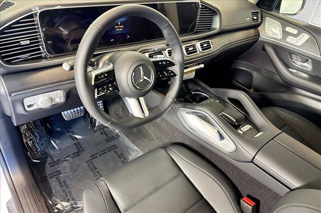 New 2026 MANUFAKTUR Moonlight White Metallic Mercedes-Benz GLS 450 image 39
