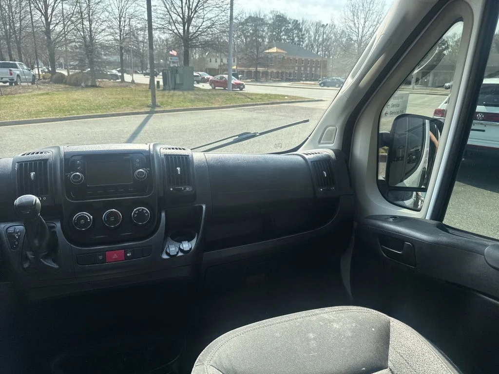 Used 2019 White Ram Base image 14