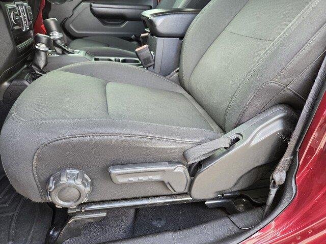 Used 2021 Snazzberry Pearlcoat Jeep Sport S image 12