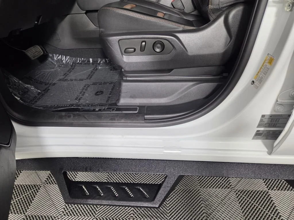 Used 2023 Summit White GMC AT4 image 15