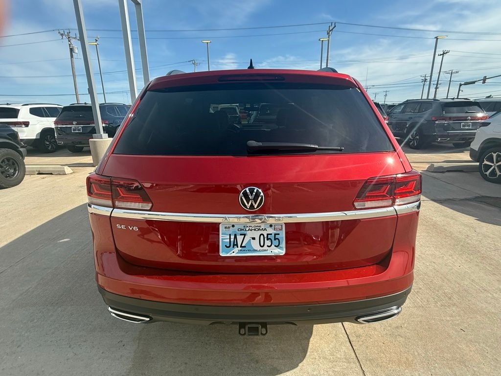 Used 2022 Red Metallic Volkswagen 3.6L V6 SE w/Technology image 7