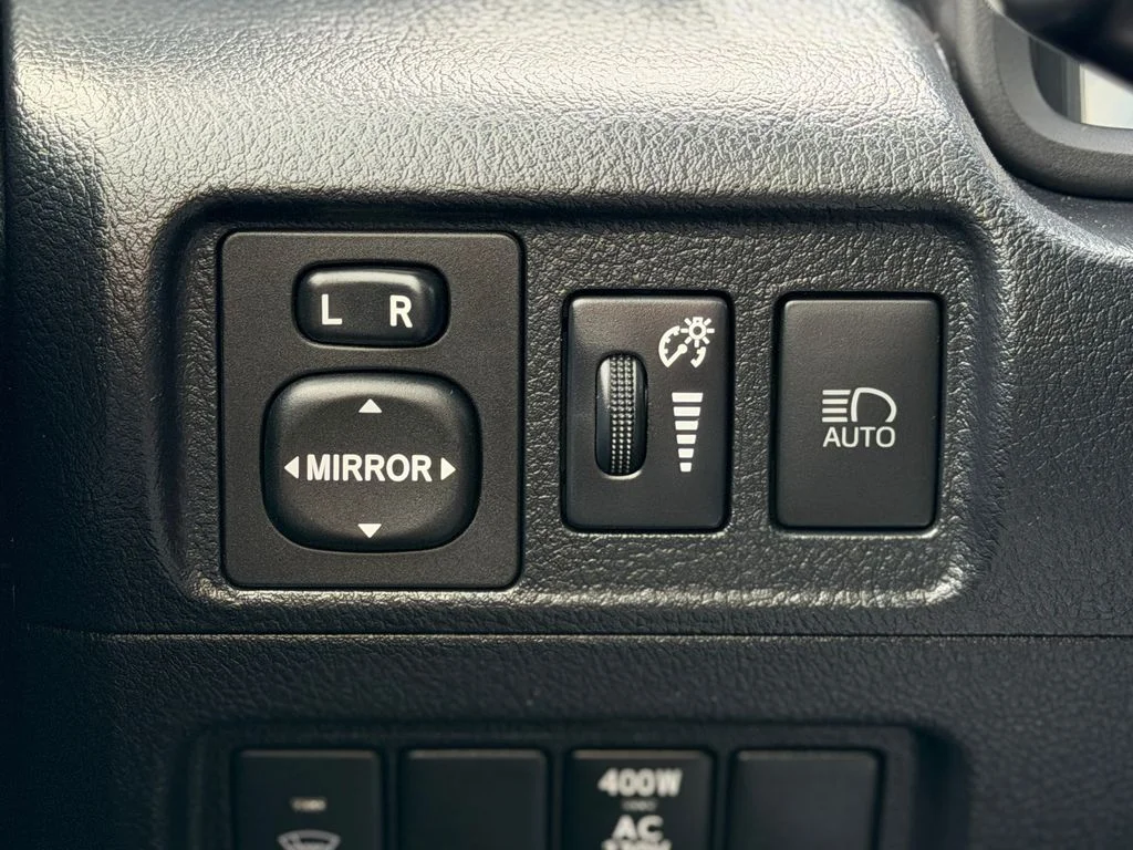 Used 2020 Gray Toyota Venture image 26