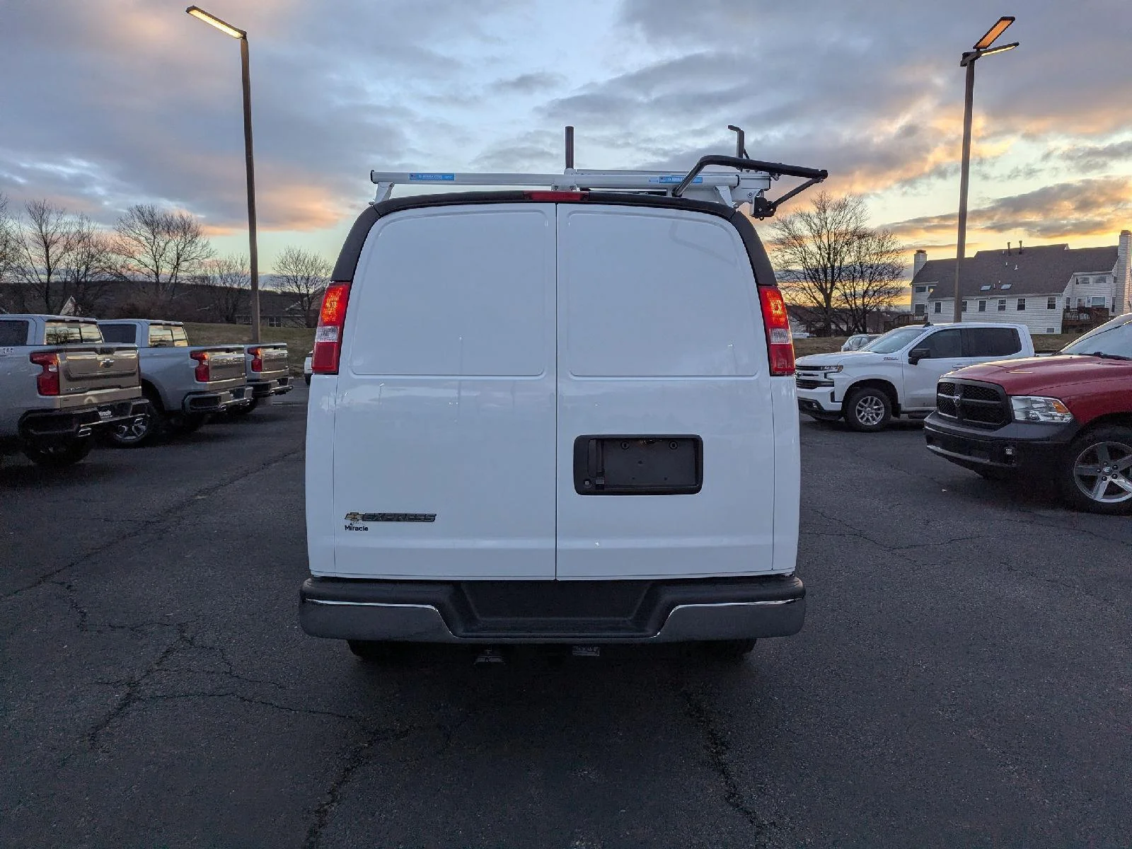 2025 Chevrolet Express Cargo Work Van - Photo 31
