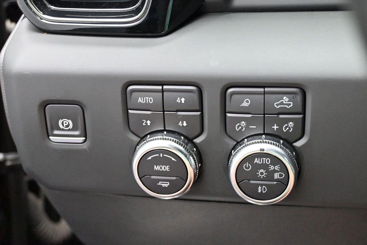 Used 2024 Onyx Black GMC AT4 image 21