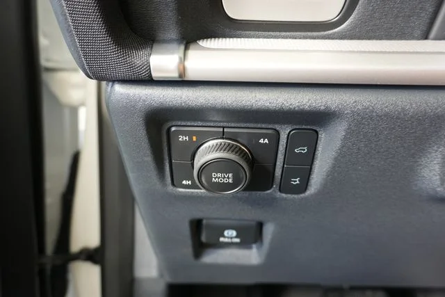 New 2027 Star White Metallic Tri-Coat Ford Active image 18
