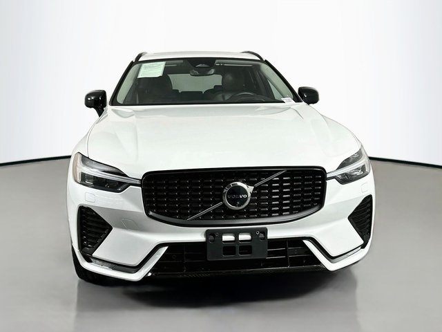 2023 Volvo XC60 B6 Ultimate Dark Theme