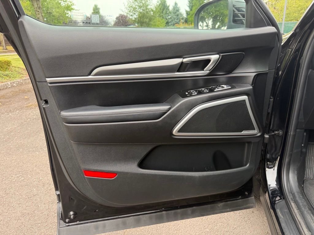 Used 2022 Ebony Black Kia LX image 11