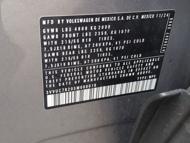 Used 2025  Volkswagen SE image 35
