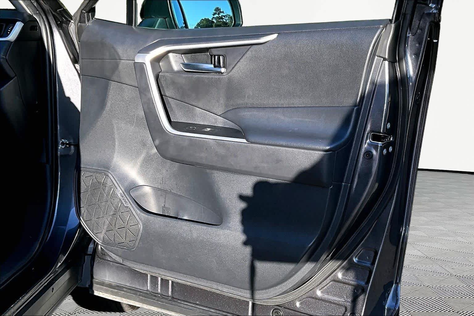 Used 2024 Magnetic Gray Metallic Toyota Hybrid XLE image 23