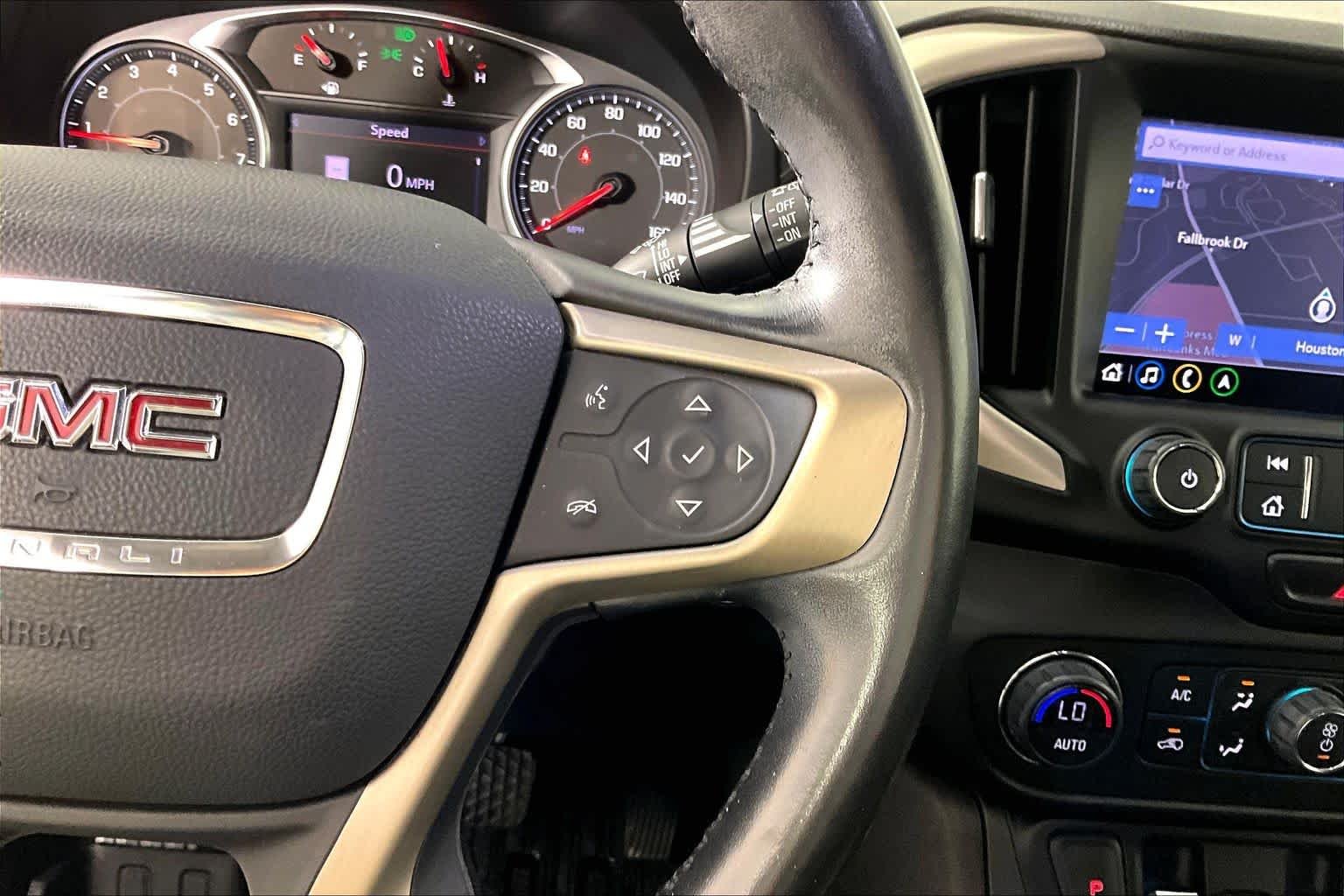 Used 2020 WHITE FROST TRICOAT GMC Denali image 23