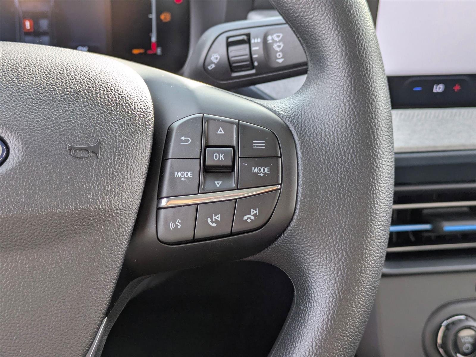 New 2026 Oxford White Ford XLT image 18