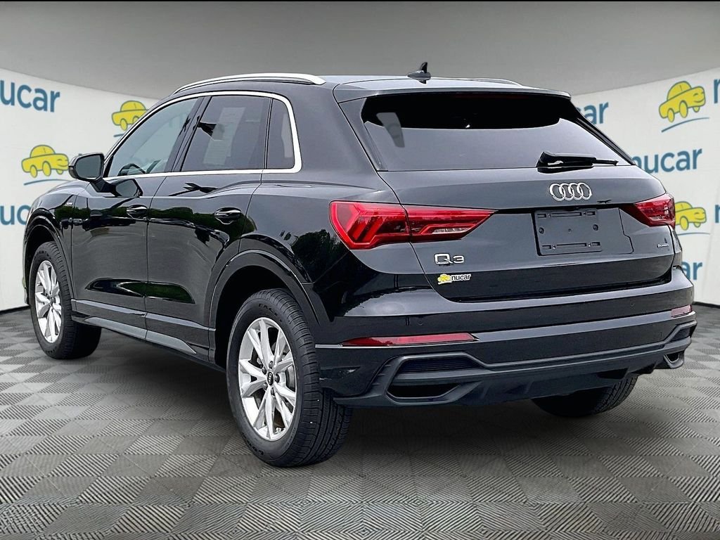 Used 2025 Mythos Black Metallic Audi Premium Plus image 4