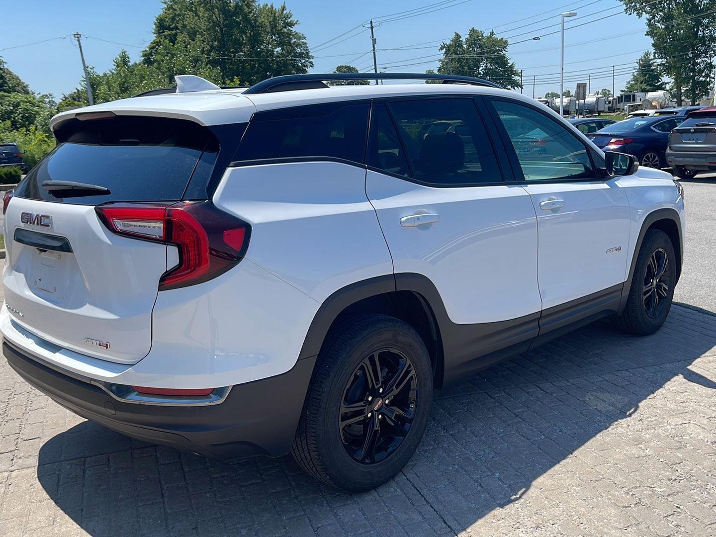 Used 2023 Summit White GMC AT4 image 4