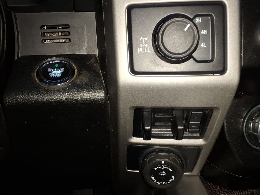 Used 2021 White Metallic Ford Lariat image 11