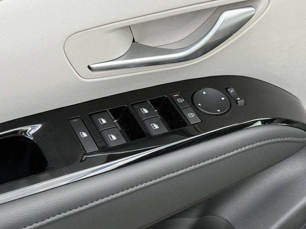 New 2026 Phantom Black Hyundai Limited AWD image 29