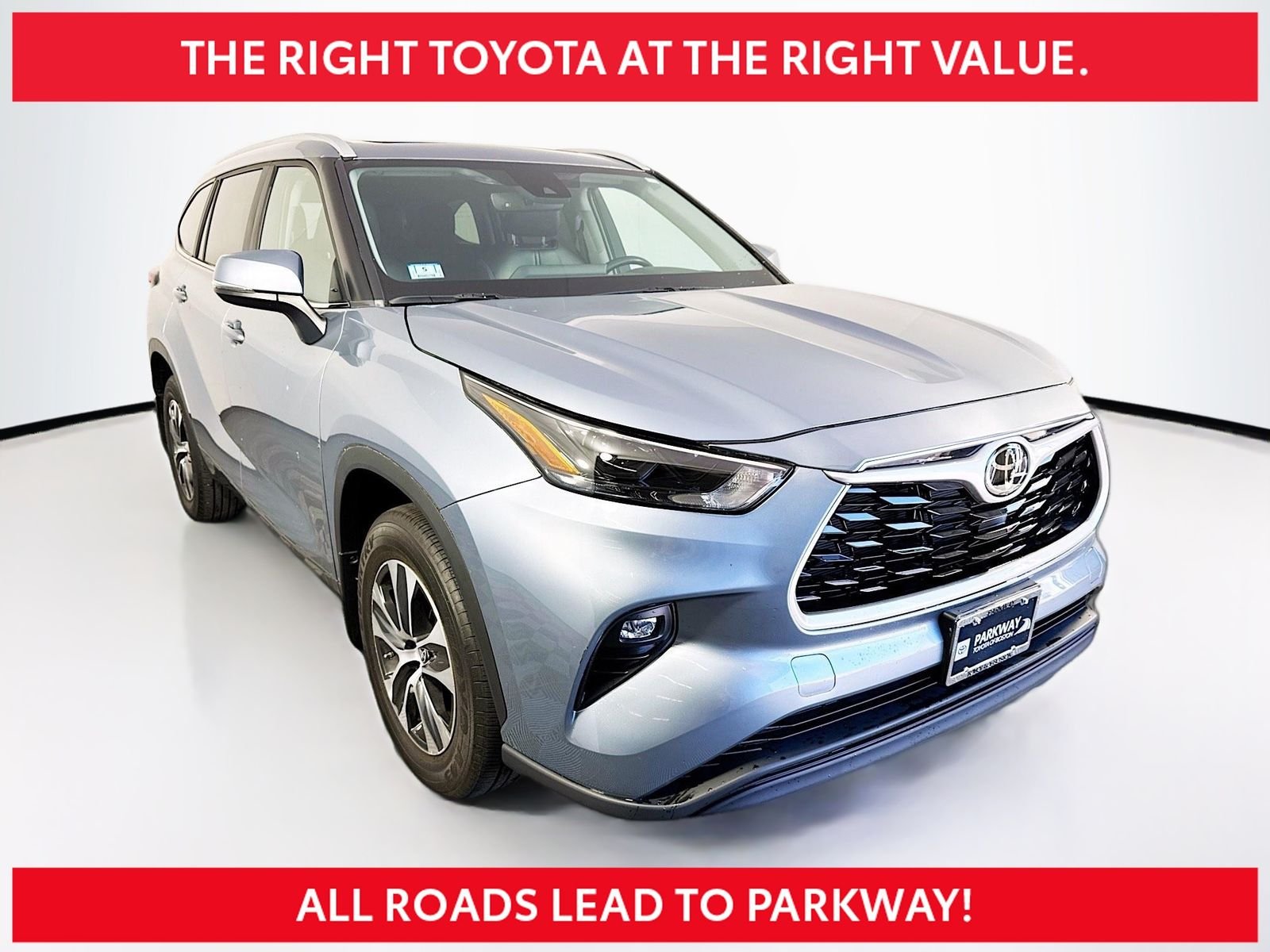 Used 2023  Toyota XLE image 1