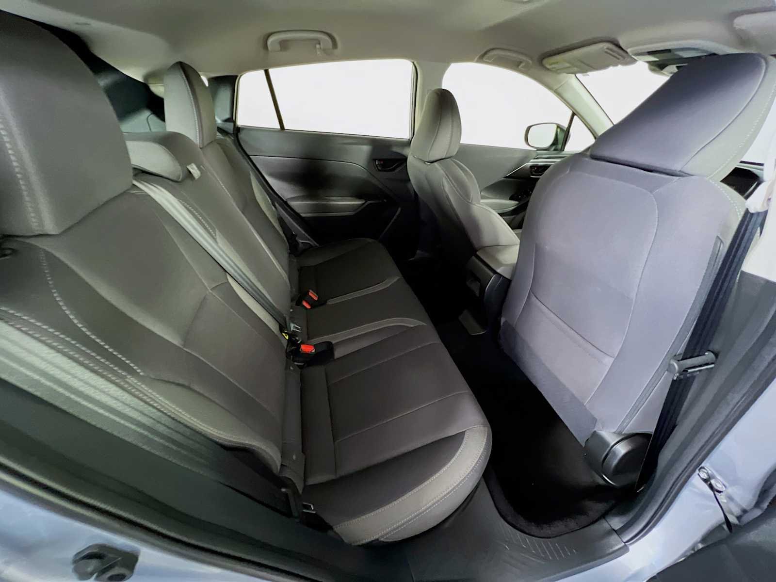 Used 2024 Ice Silver Metallic Subaru  image 27