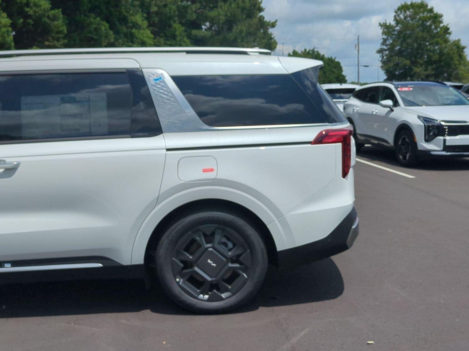 New 2026 Snow White Pearl Kia SX image 11