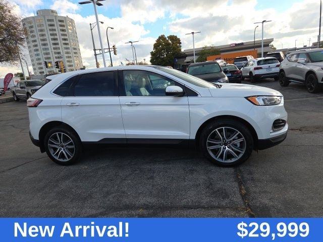 2024 Ford Edge Titanium photo 2