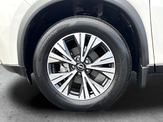 Used 2023 White Nissan SV image 23