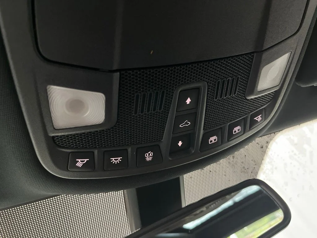 Used 2019 Black Lincoln Reserve image 17