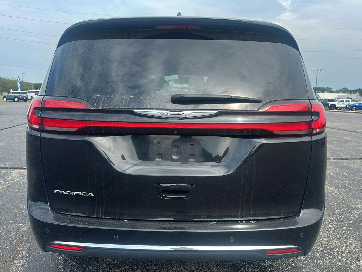 Used 2024 Diamond Black Chrysler Touring L image 6