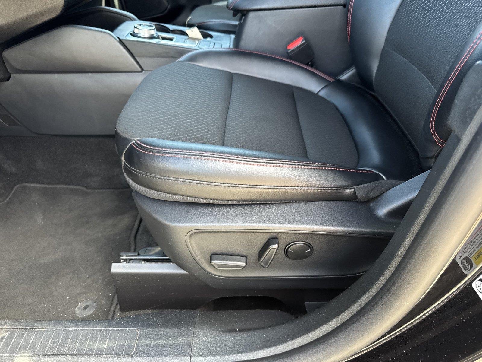 Used 2025 Agate Black Ford ST-Line image 10