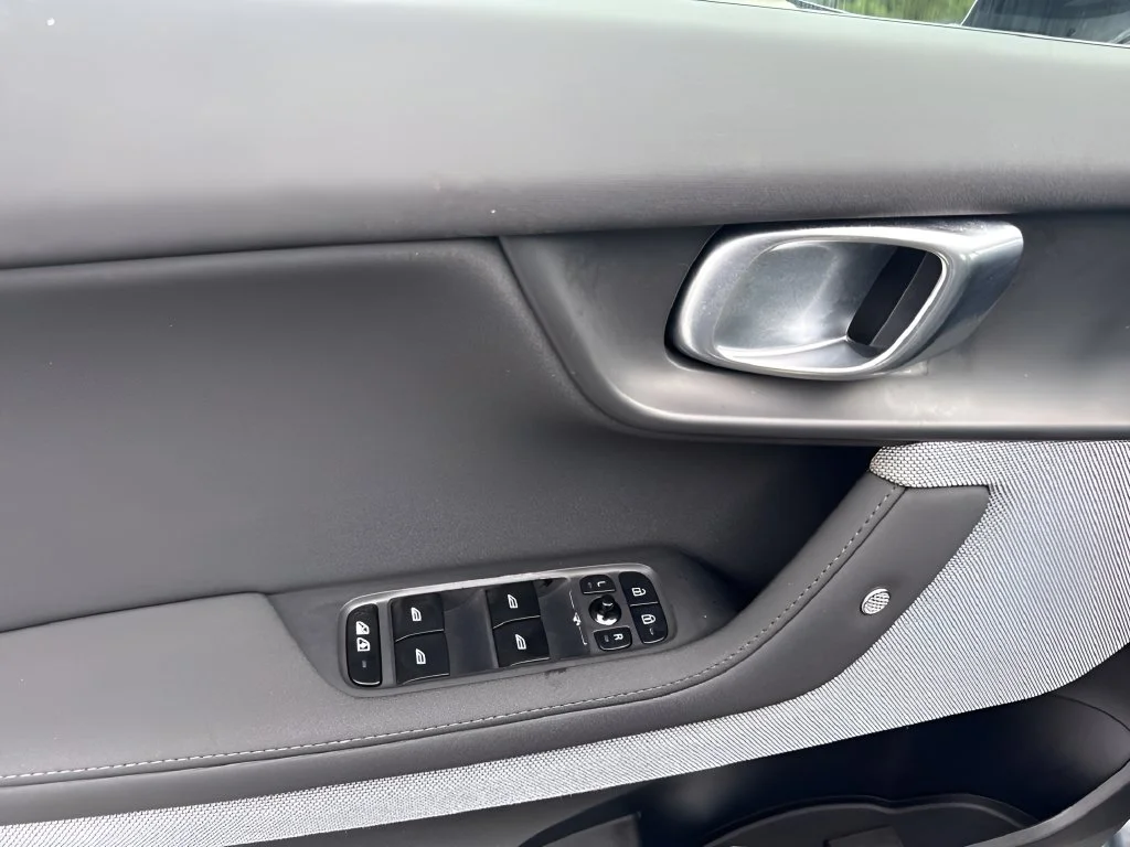 Used 2022  Polestar Long Range Dual Motor image 22