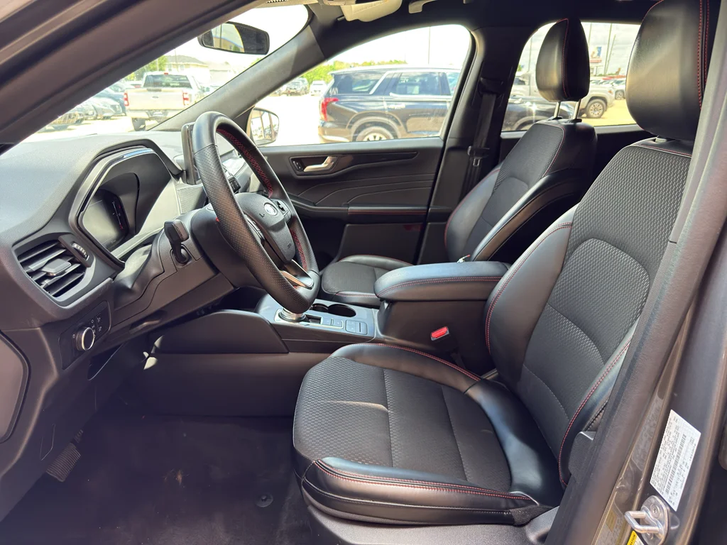 Used 2025 Carbonized Gray Metallic Ford ST-Line image 11