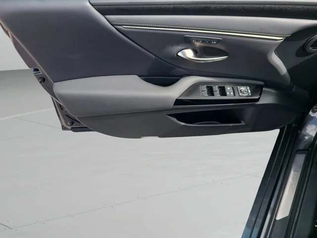 Used 2022 Gray Lexus ES 350 image 17