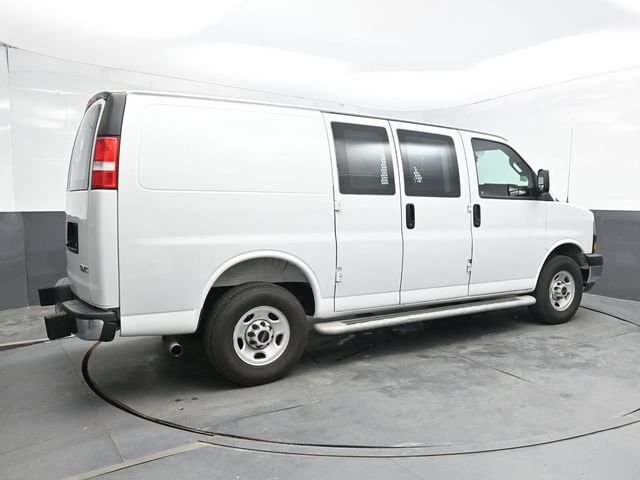 Used 2025 White GMC Work Van image 7