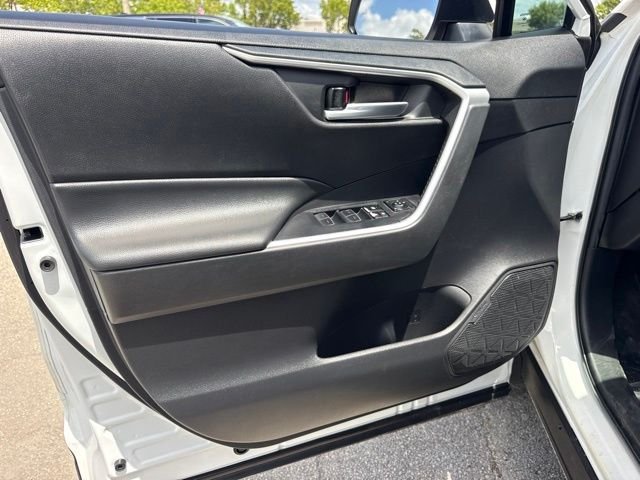 2023 Toyota RAV4 XLE - Photo 30
