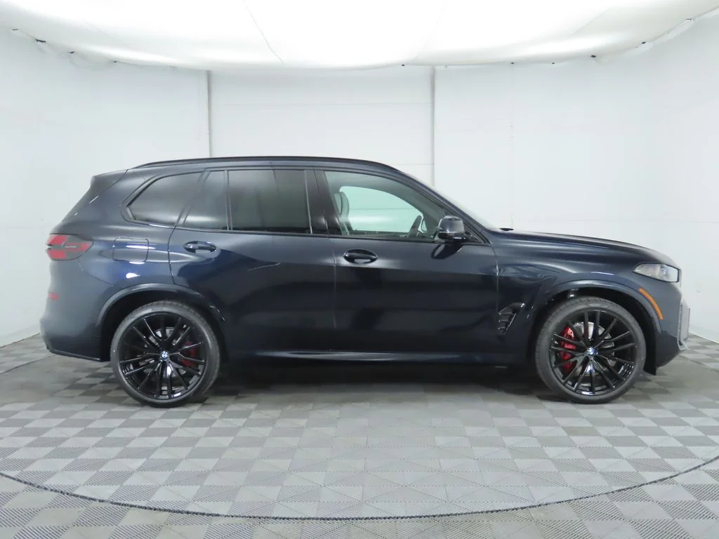 Used 2026 Black BMW xDrive40i image 4