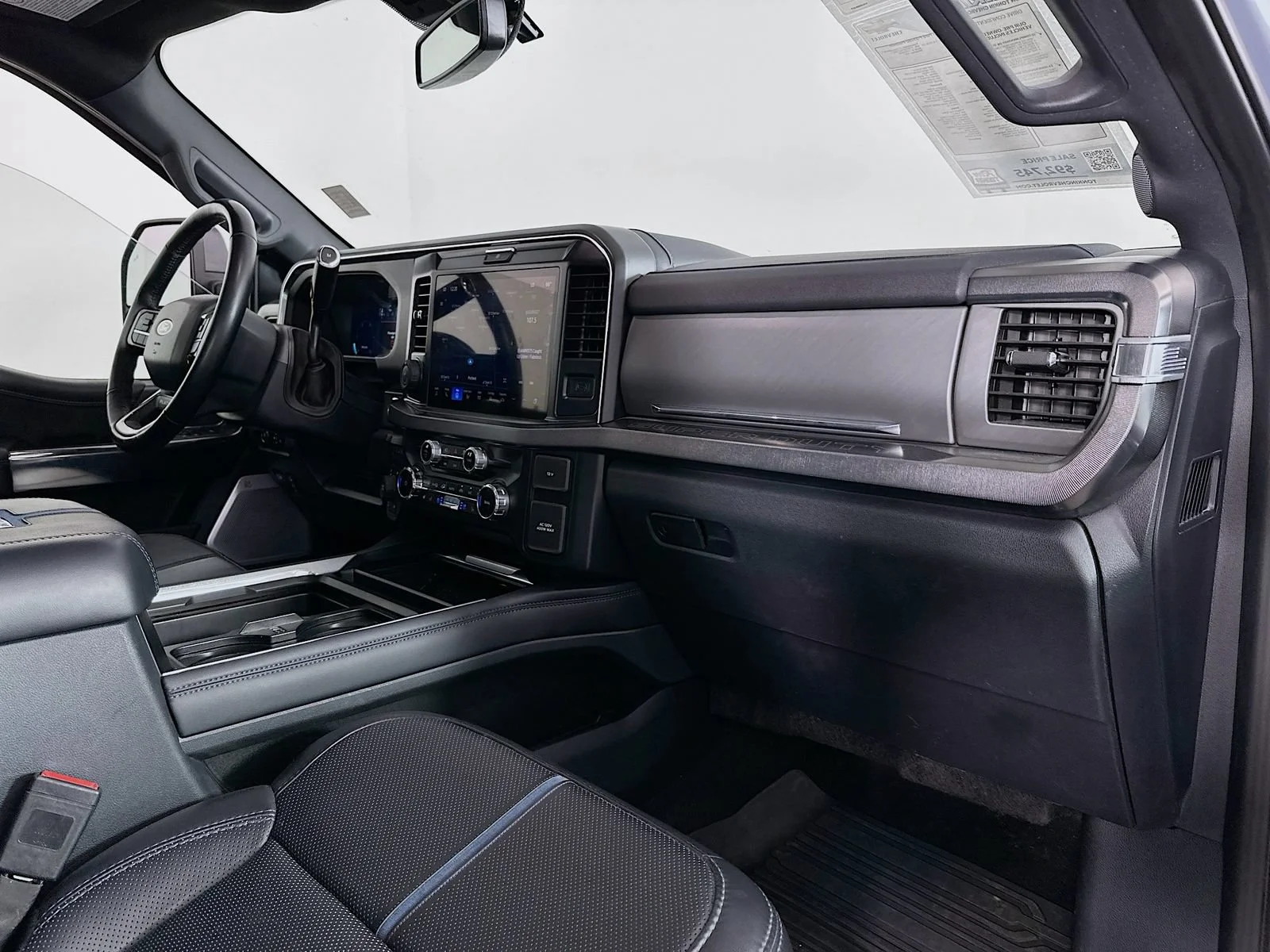 2025 Ford F-350 Super Duty Platinum - Photo 32