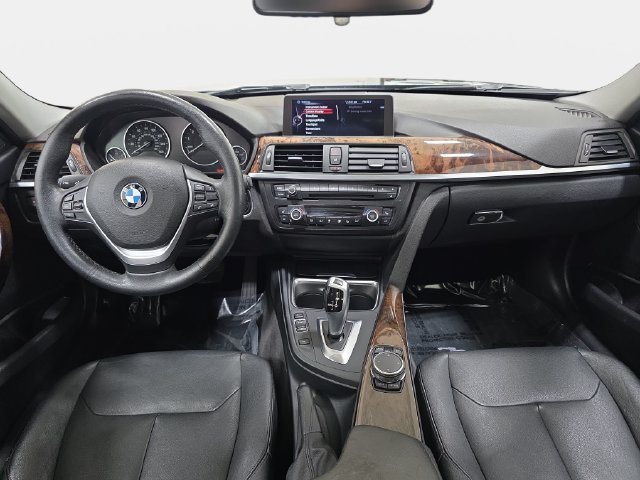 Used 2015 Jet Black BMW 328i xDrive image 10