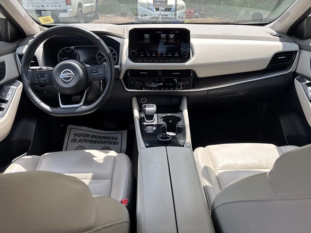 Used 2021 White Nissan SL image 29
