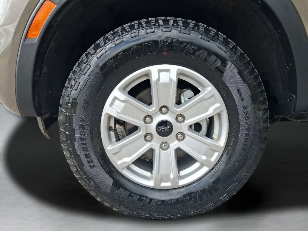 Used 2025 Gray Ford XL image 32
