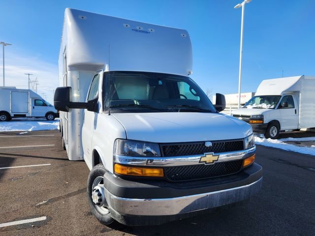 New 2026 Summit White Chevrolet 2WT image 10