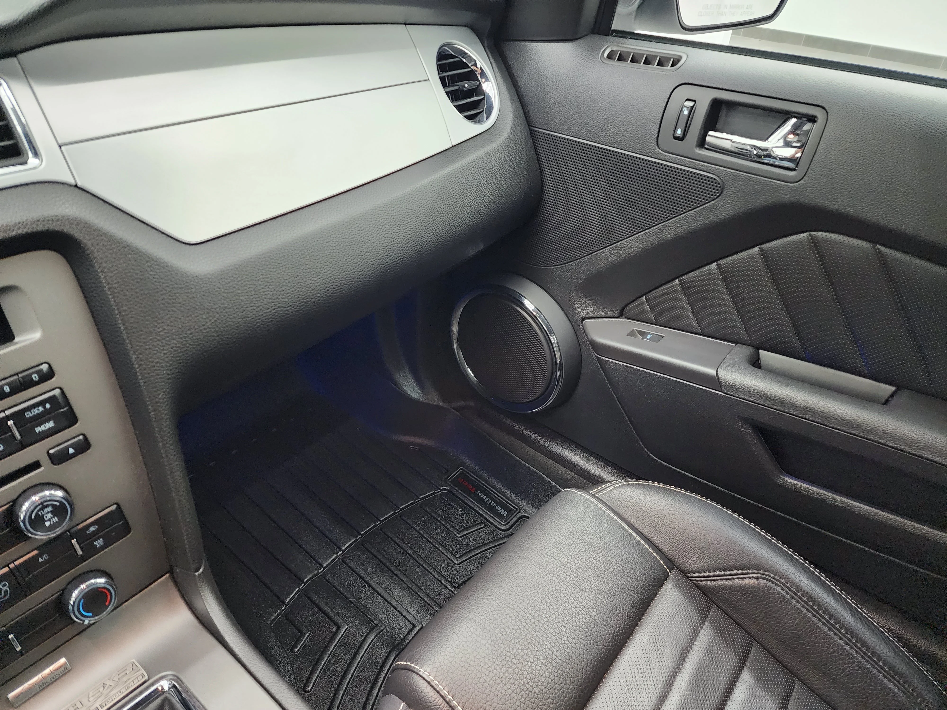 Used 2011 Performance White Ford GT Premium image 13