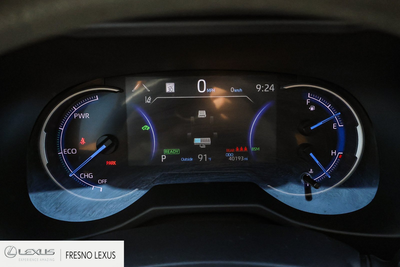 2025 Toyota RAV4 LE - Photo 24