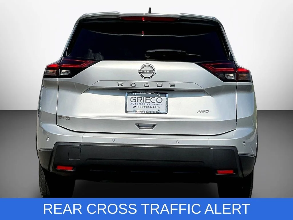 Used 2024 Silver Nissan S image 6