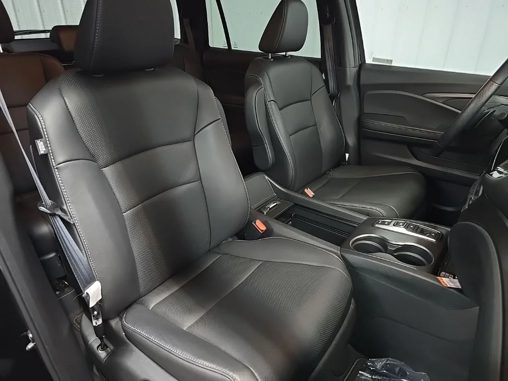 Used 2023 Black Honda EX-L image 15
