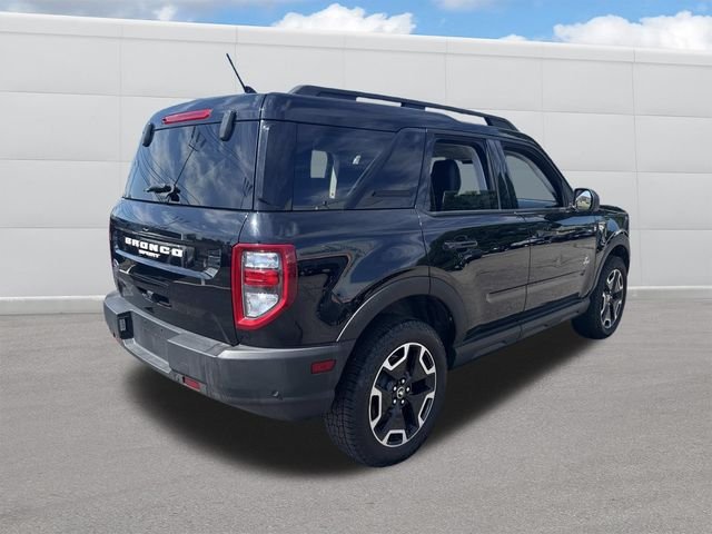 Used 2021 Shadow Black Ford Outer Banks image 7